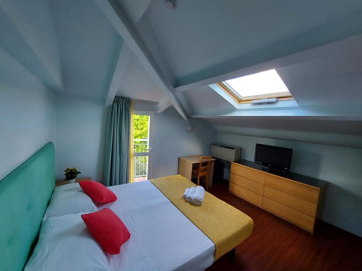 Hotel Senza Pensieri Riccione Bagian luar foto