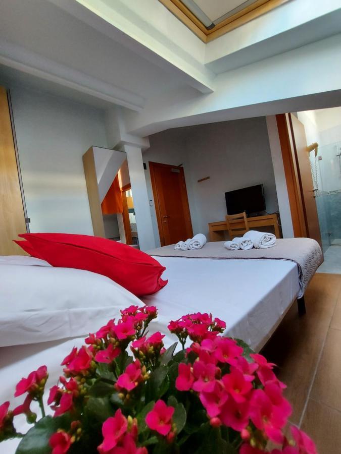 Hotel Senza Pensieri Riccione Bagian luar foto