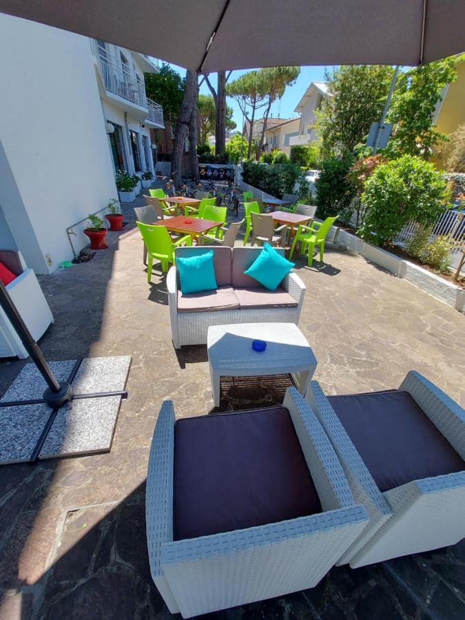 Hotel Senza Pensieri Riccione Bagian luar foto