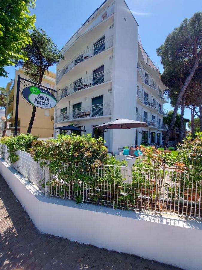 Hotel Senza Pensieri Riccione Bagian luar foto