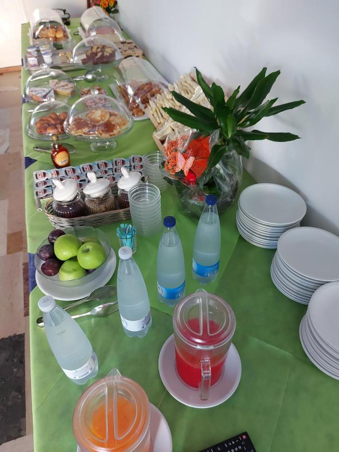 Hotel Senza Pensieri Riccione Bagian luar foto