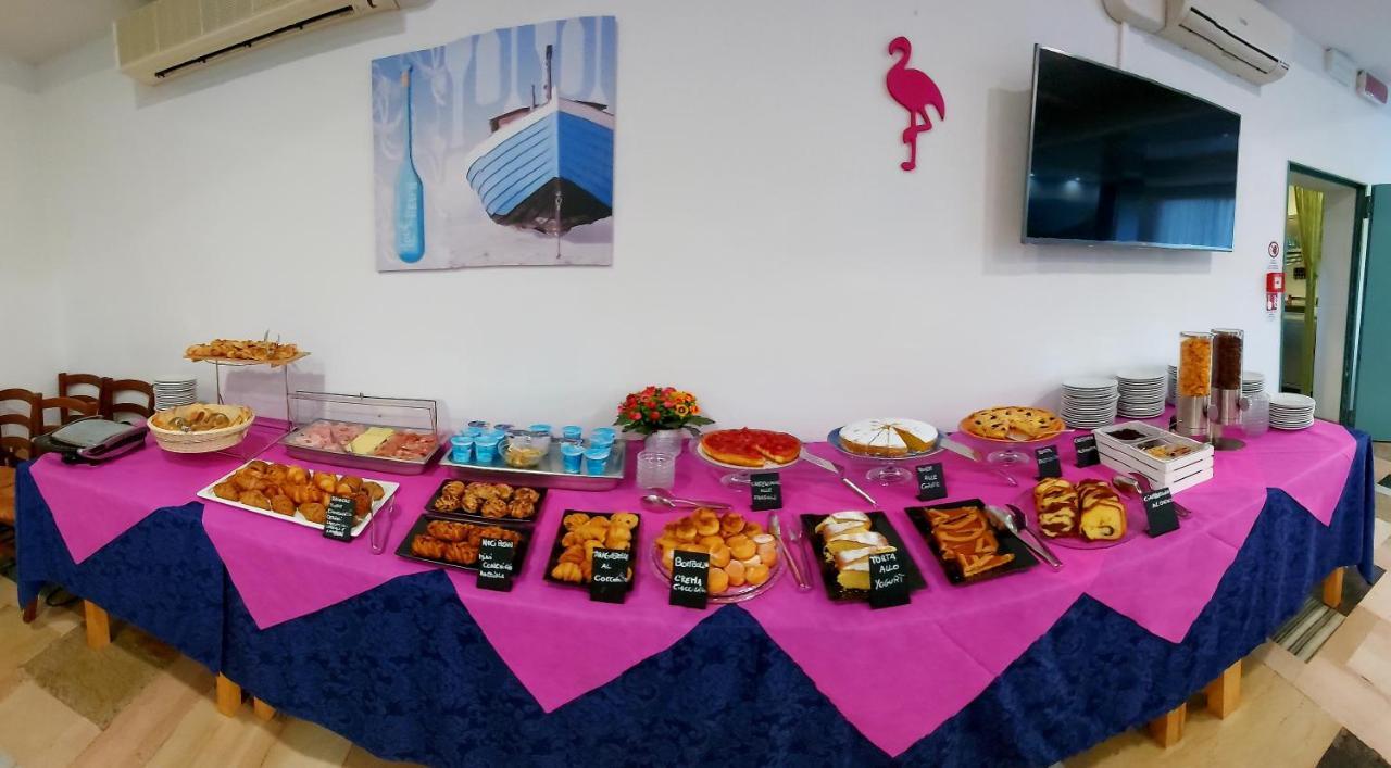 Hotel Senza Pensieri Riccione Bagian luar foto
